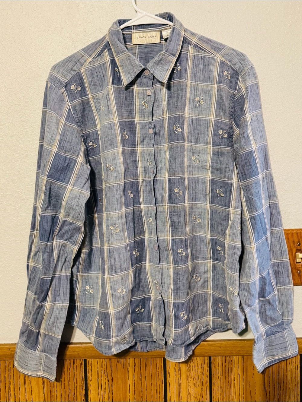 Lemon Grass (Blue) Plaid Women Button-Up Shirt size XL floral embroidered